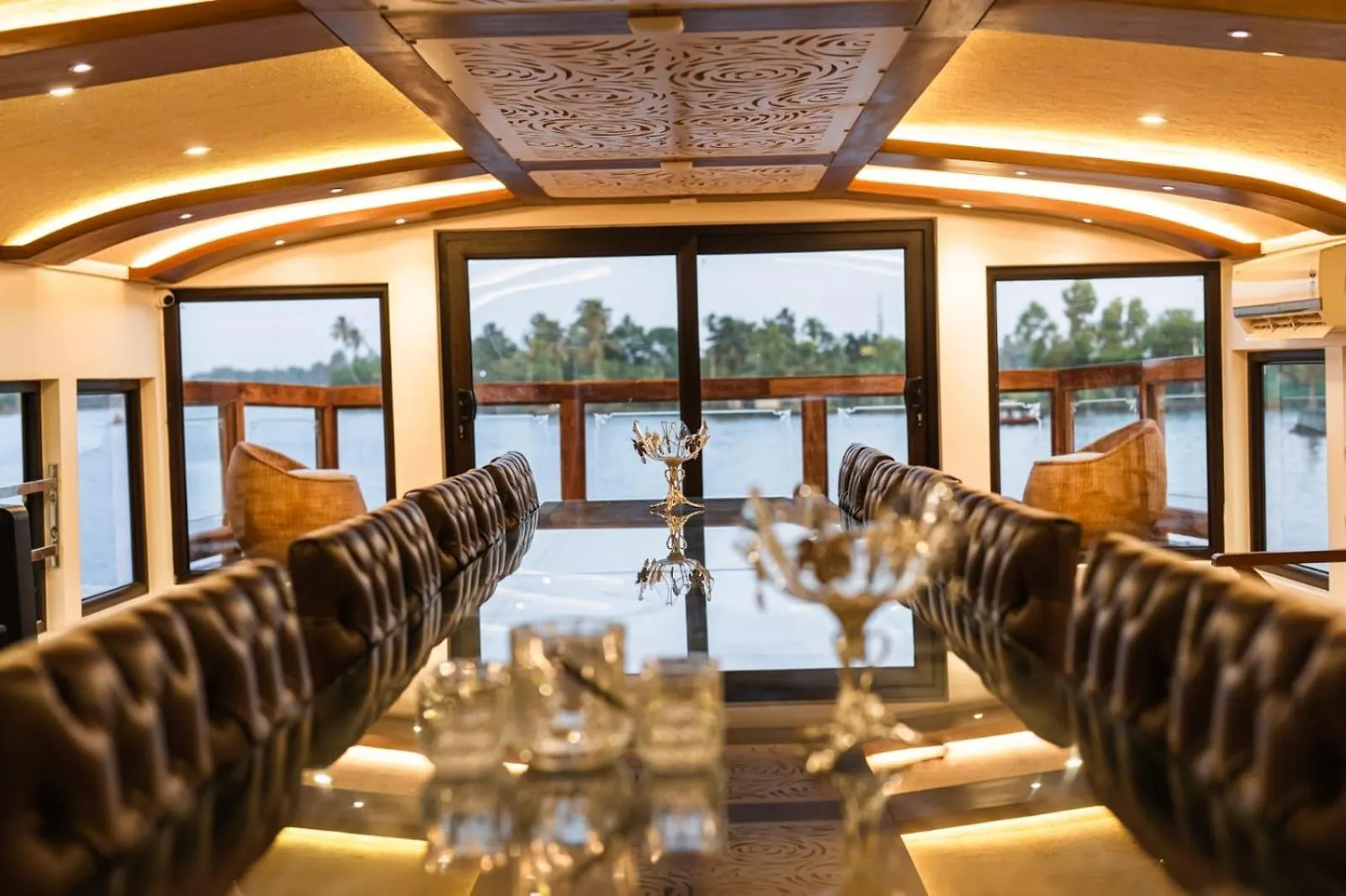 *** Botel Honeymoon Boathouse Hotel Alappuzha India